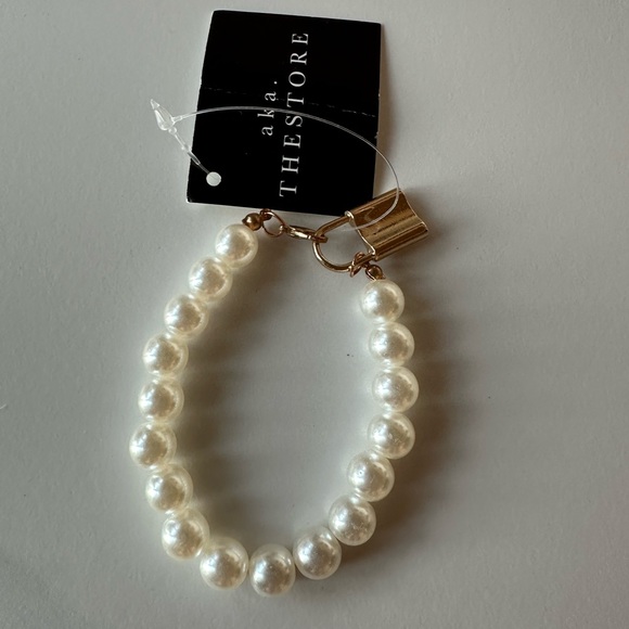 Pearl Bracelet - Picture 1 of 4